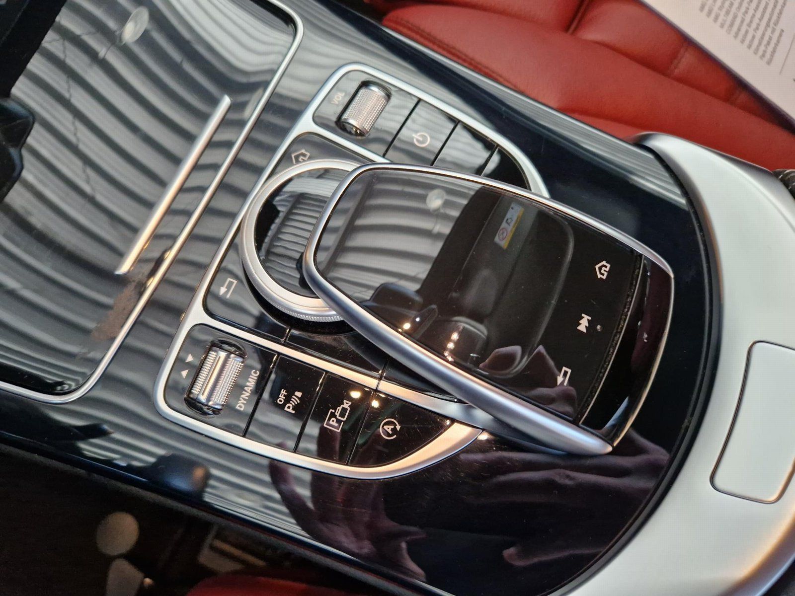 Fahrzeugabbildung Mercedes-Benz C 200 T-Modell+AMG+MANUFAKTUR+COMAND+BURMESTER++