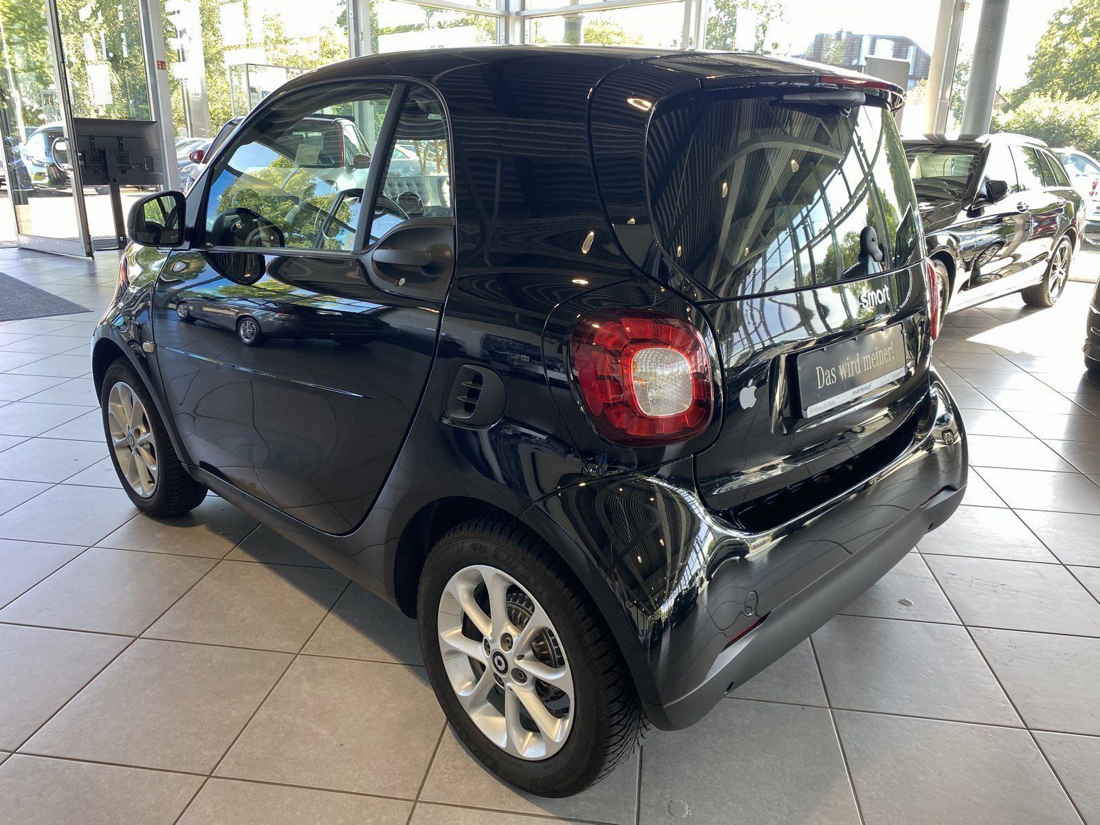 Fahrzeugabbildung Smart fortwo 66 kW+PASSION+SHZ+LED&SENSOR+COOL&AUDIO++