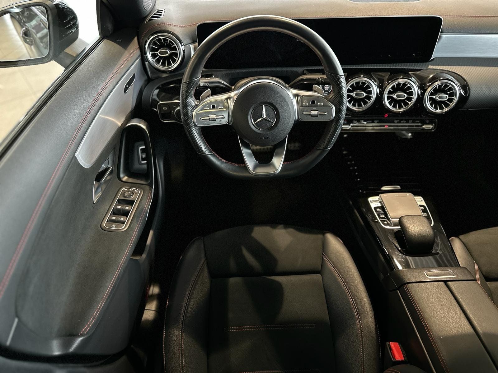 Fahrzeugabbildung Mercedes-Benz CLA 200 Shooting Brake+AMG+HEAD-UP+PANO+DISTRO++