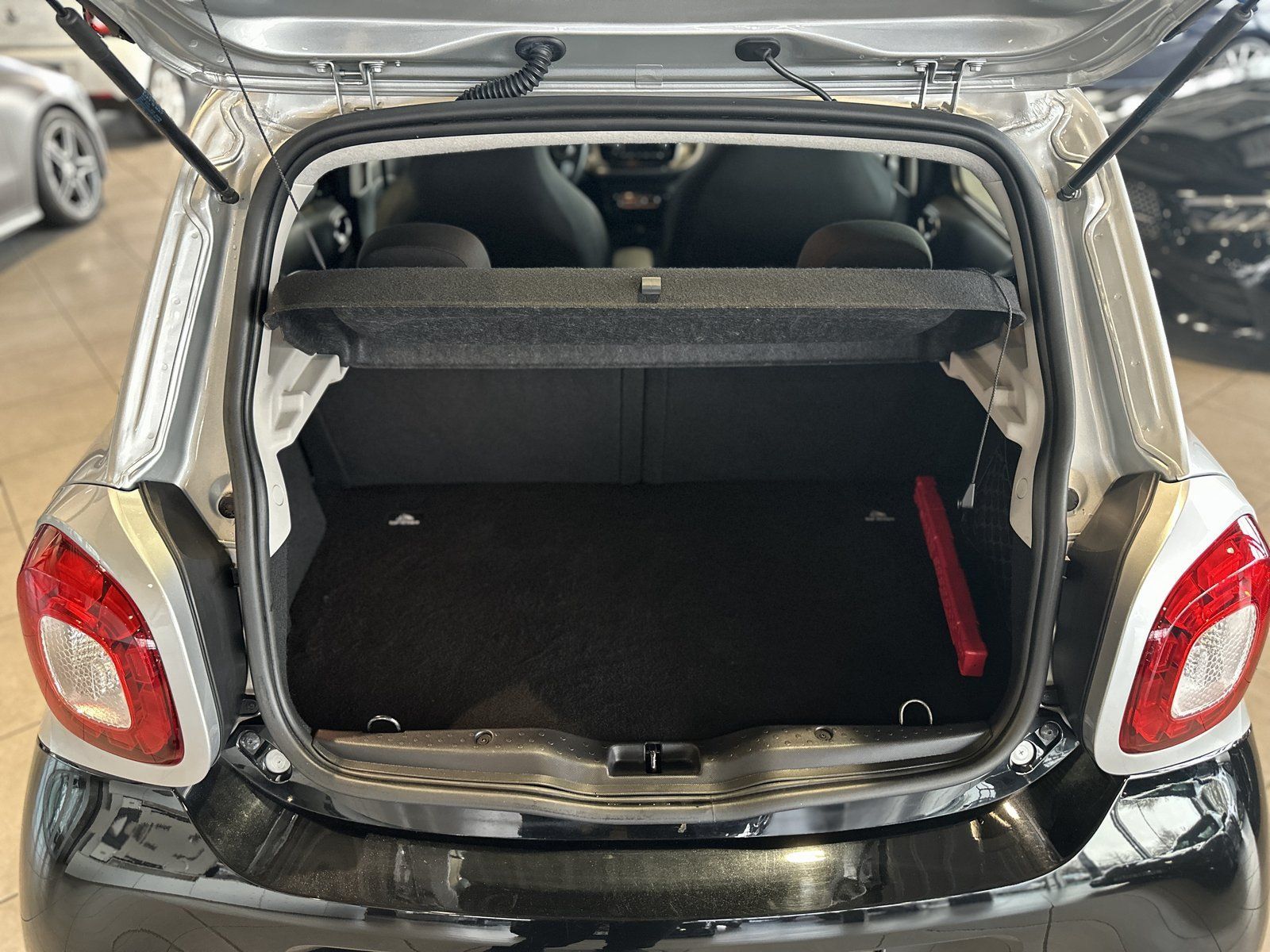 Fahrzeugabbildung Smart forfour 66kW+KLIMA+PTS+LED&SENSOR+PANO+AUTOMATIK