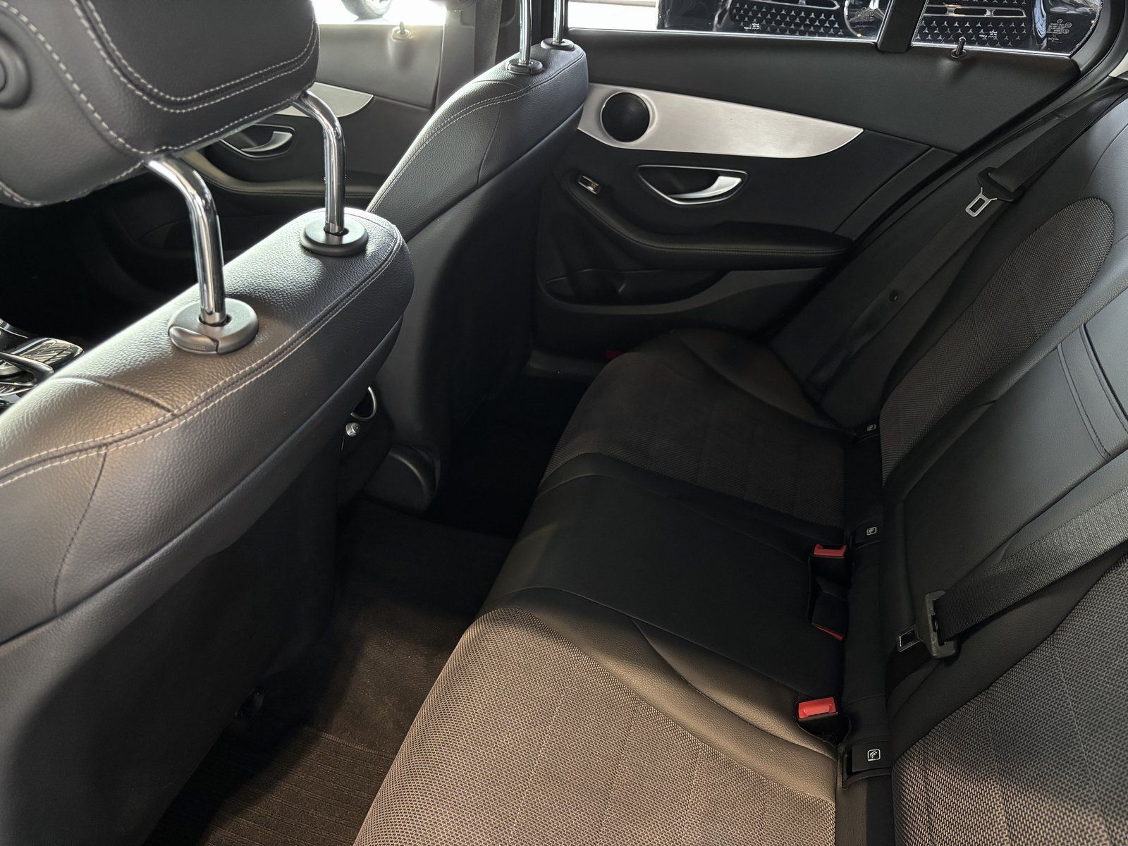 Fahrzeugabbildung Mercedes-Benz C 180 T-Modell+LED-+KAMERA+SPUR+AMBIENTE+NAVI+++