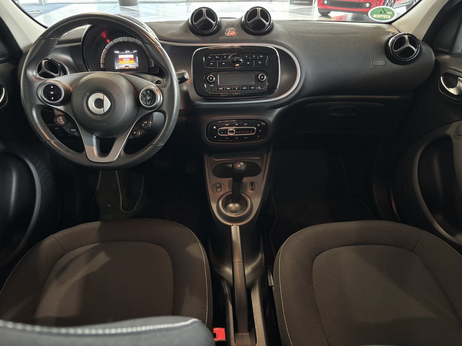 Fahrzeugabbildung Smart forfour 52kW+PASSION+AUTOMATIK+LED+GANZJAHRSREIF