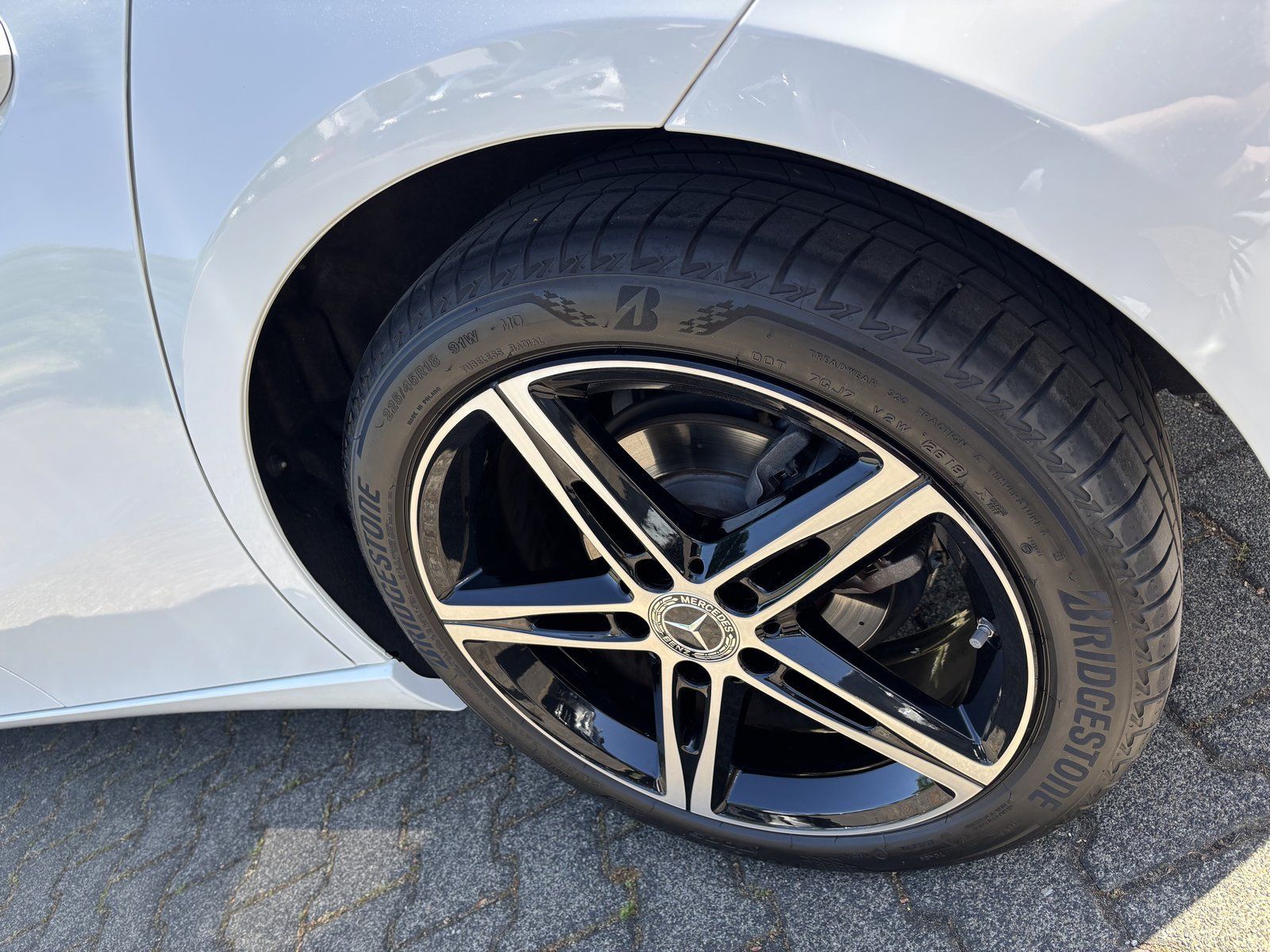 Fahrzeugabbildung Mercedes-Benz A 200 Kompaktlimousine+LED-HIGH+PROGRESSIVE+++++